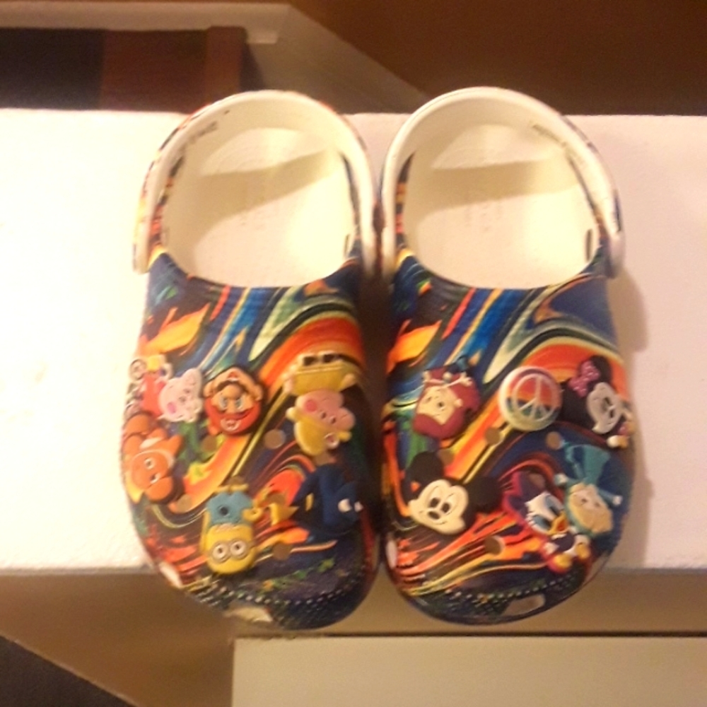 Girls Crocs Sz 11 Barely Worn